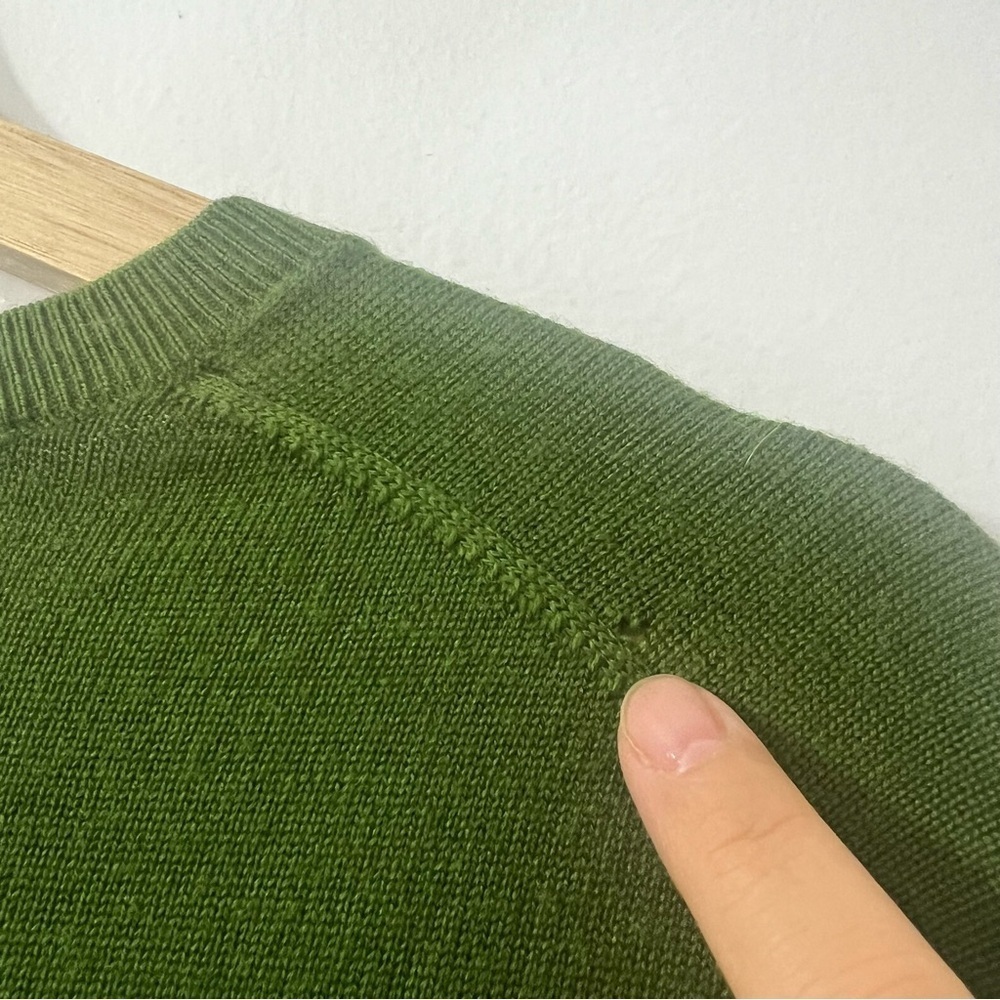 Banana Republic Green 100% Merino Wool Sweater Sz M Preppy Old Money Academia - Picture 10 of 14